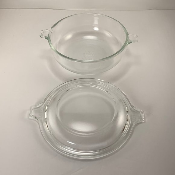 Pyrex Vintage Round Clear Glass Dish with Lid #019 - Picture 3 of 9